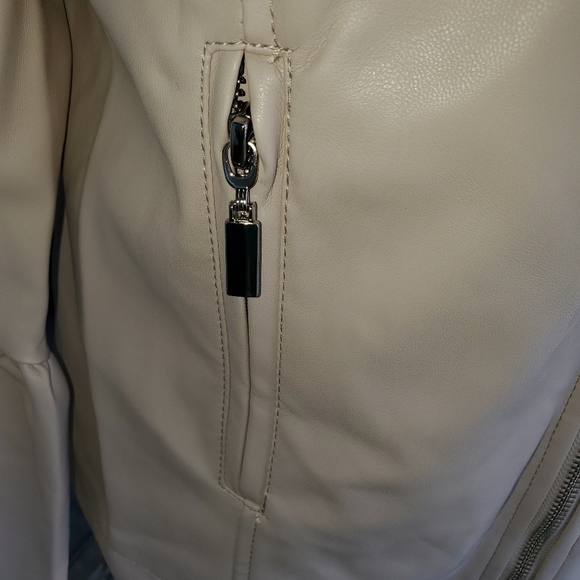 NWT ALFANI Vegan Leather ruffle sleeve jacket medium - Picture 5 of 8